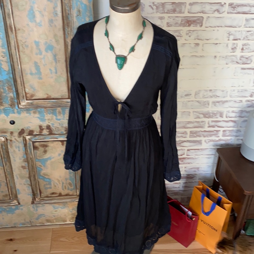 Black rayon Johnny was dress size medium